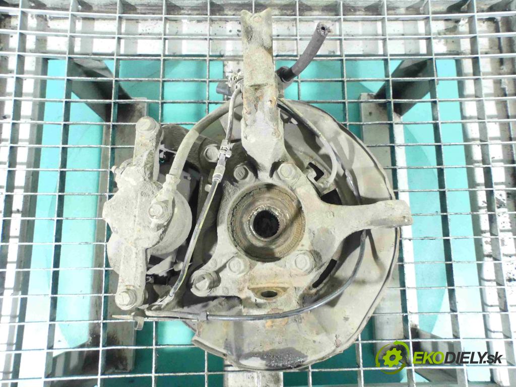 Toyota Corolla E15 2007-2014 2.0 D4D 126 HP manual 93 kW 1998 cm3 4- náboj pravé  (Náboje)