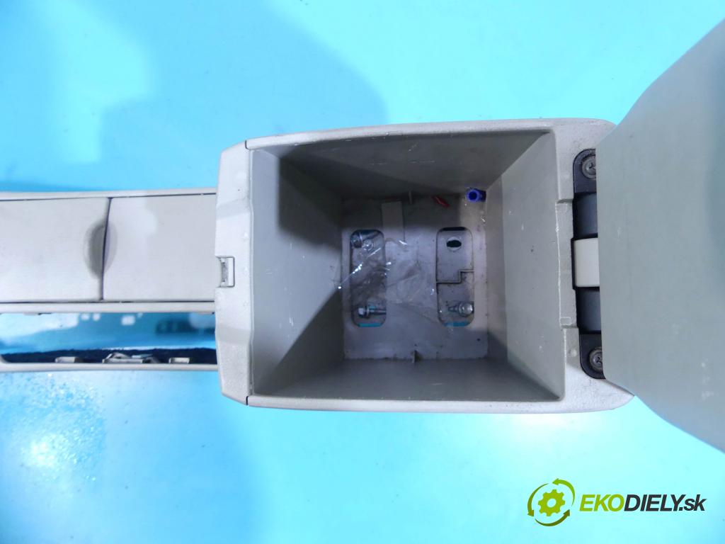 Toyota Corolla E15 2007-2014 2.0 D4D 126 HP manual 93 kW 1998 cm3 4- operadlo 58821-12260 (Lakťové opierky)