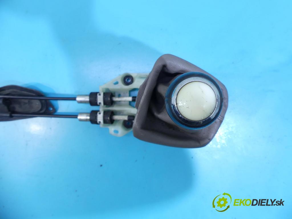 Toyota Corolla E15 2007-2014 2.0 D4D 126 HP manual 93 kW 1998 cm3 4- Páka: Změny: stupeň,rýchlosť  (Rýchlostné páky / kulisy)