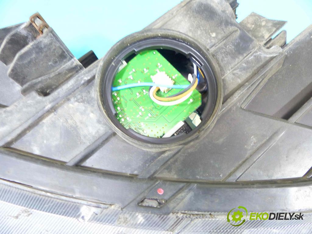 Kia Sportage III 2010-2015 2.0 crdi 184hp automatic 135 kW 1995 cm3 5- Reflektor: pravý  (Pravé)