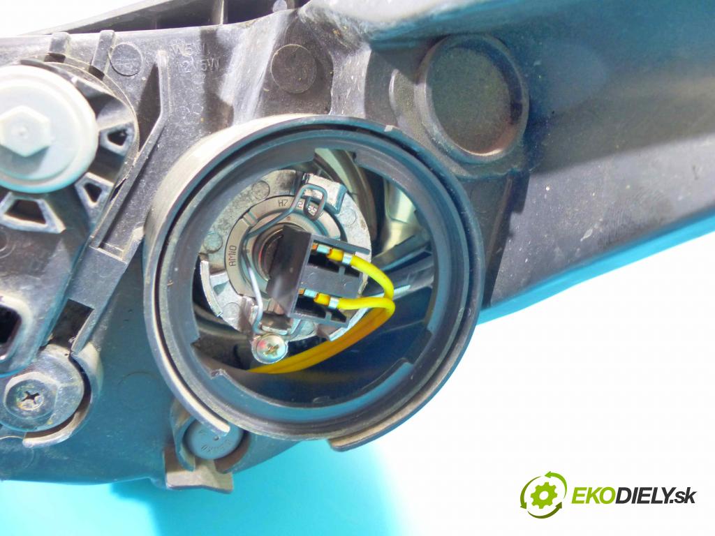 Kia Sportage III 2010-2015 2.0 crdi 184hp automatic 135 kW 1995 cm3 5- Reflektor: pravý  (Pravé)