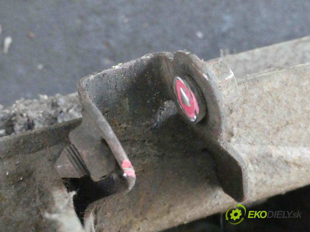 Hyundai Atos 1.0 54 hp manual 40 kW 999 cm3 5- zadní výztuha