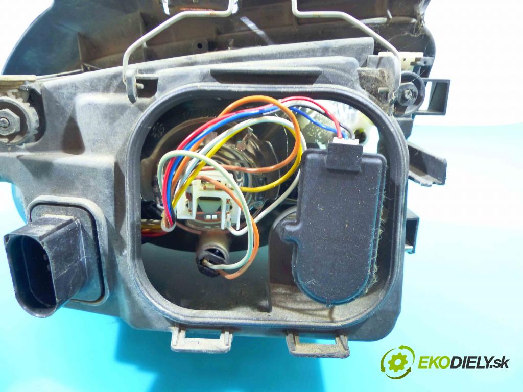 Seat Arosa 1.7 sdi 60 HP manual 44 kW 1716 cm3 3- Reflektor: pravý  (Pravé)