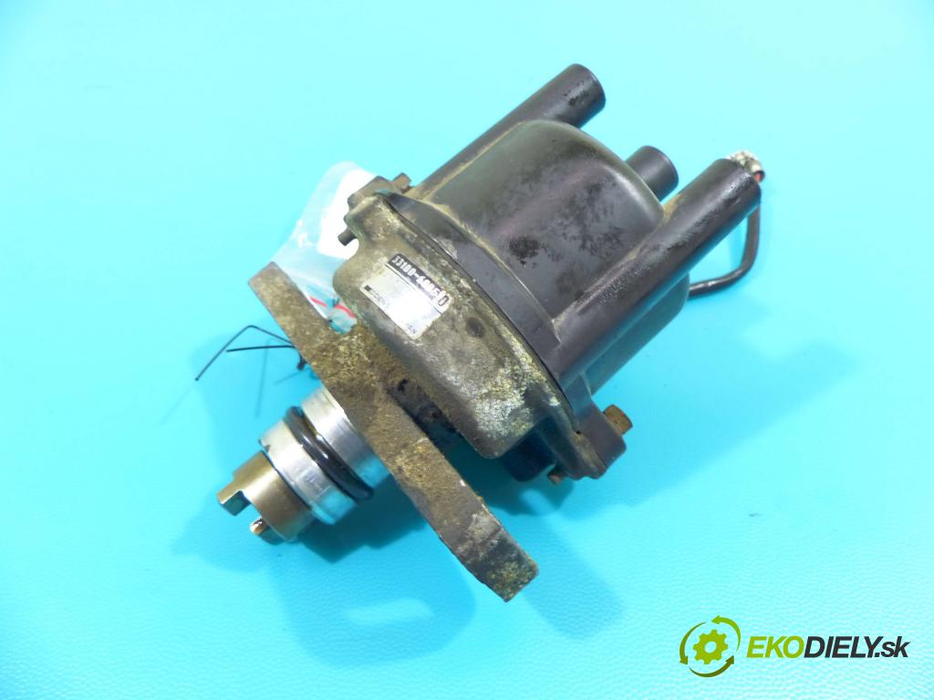 Suzuki Swift Mk5 1989-2004 1.0 53KM manual 39 kW 993 cm3 5- rozdeľovač 33100-60B5 (Rozdeľovače)