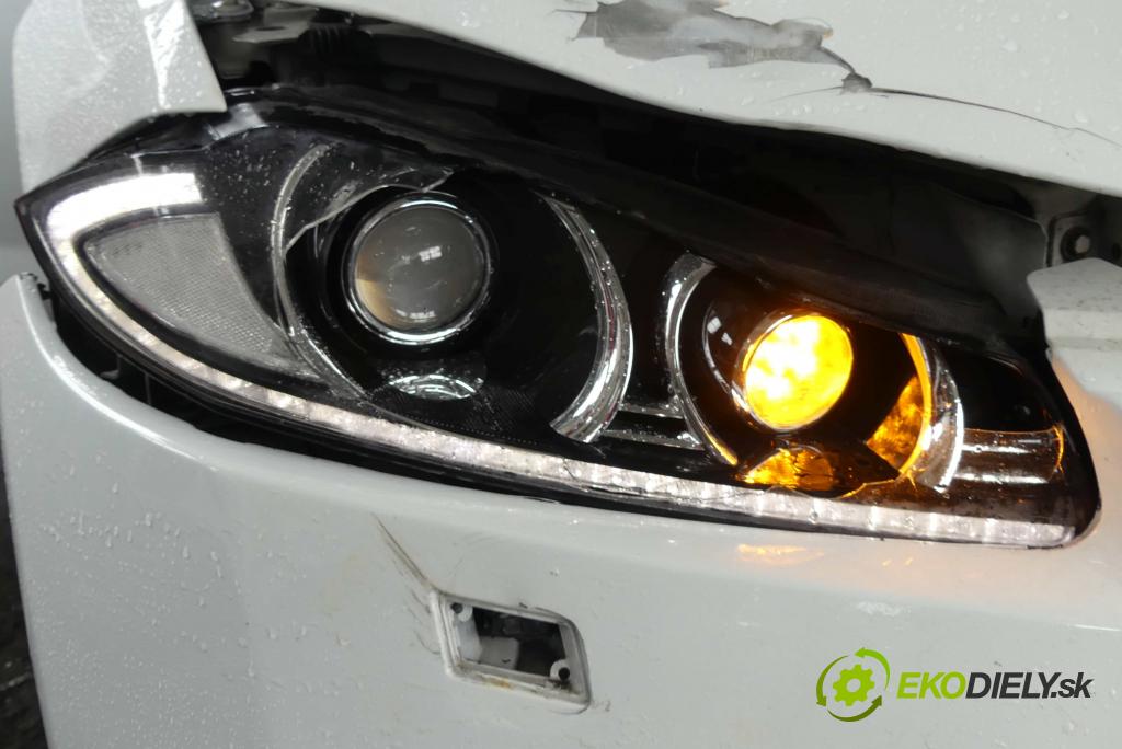 Jaguar XF 2007-2015 3.0 TD V6 241KM automatic 177 kW 2993 cm3 4- Reflektor: pravý VPCX2X-13W029-EH (Pravé)