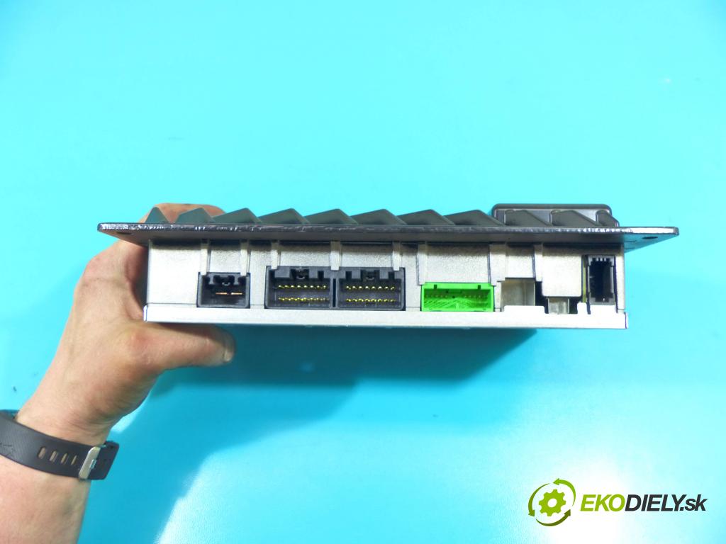 Jaguar XF 2007-2015 3.0 TD V6 241KM automatic 177 kW 2993 cm3 4- Zesilovač: AW93-19C164-CU (Zosilňovače)