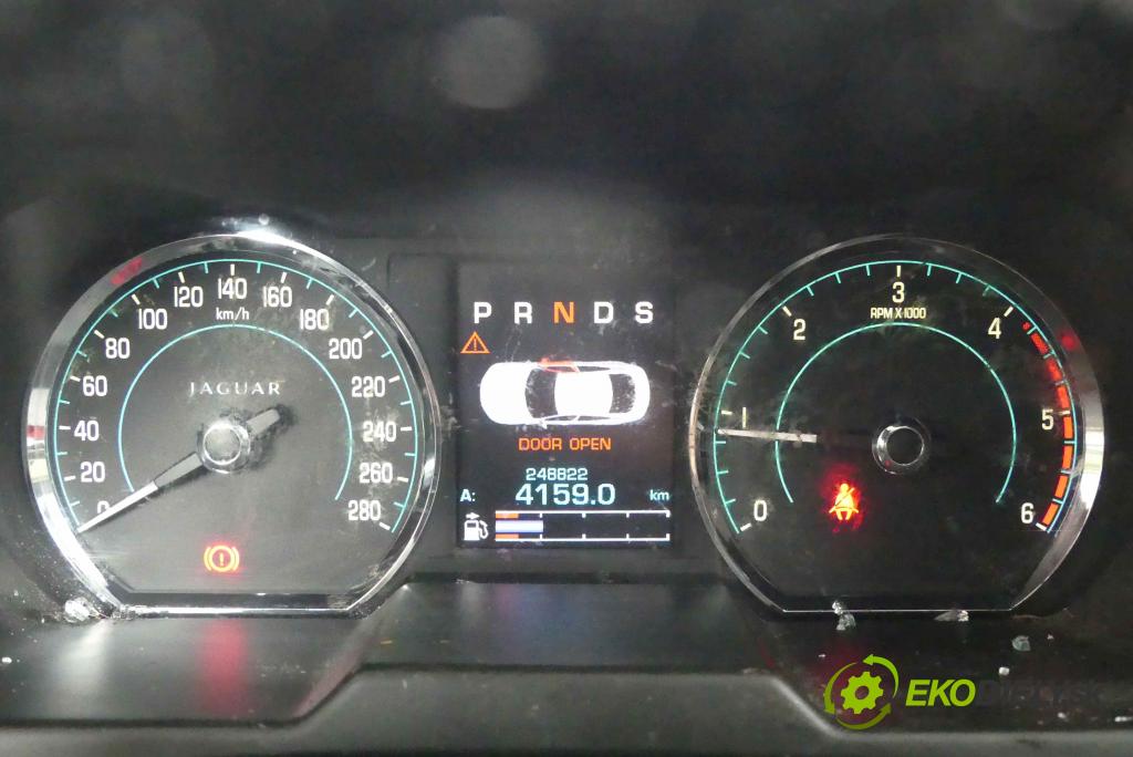 Jaguar XF 2007-2015 3.0 TD V6 241KM automatic 177 kW 2993 cm3 4- prístrojovka/ budíky BW83-10849-KF (Prístrojové dosky, displeje)