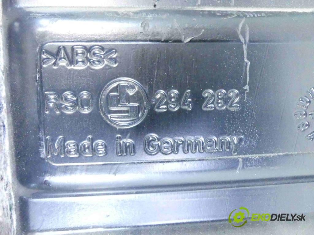 Audi A6 C5 1997-2004 2.5 tdi 179KM manual 132 kW 2496 cm3 5- Subwoofer: 4B9035382A (Audio zařízení)