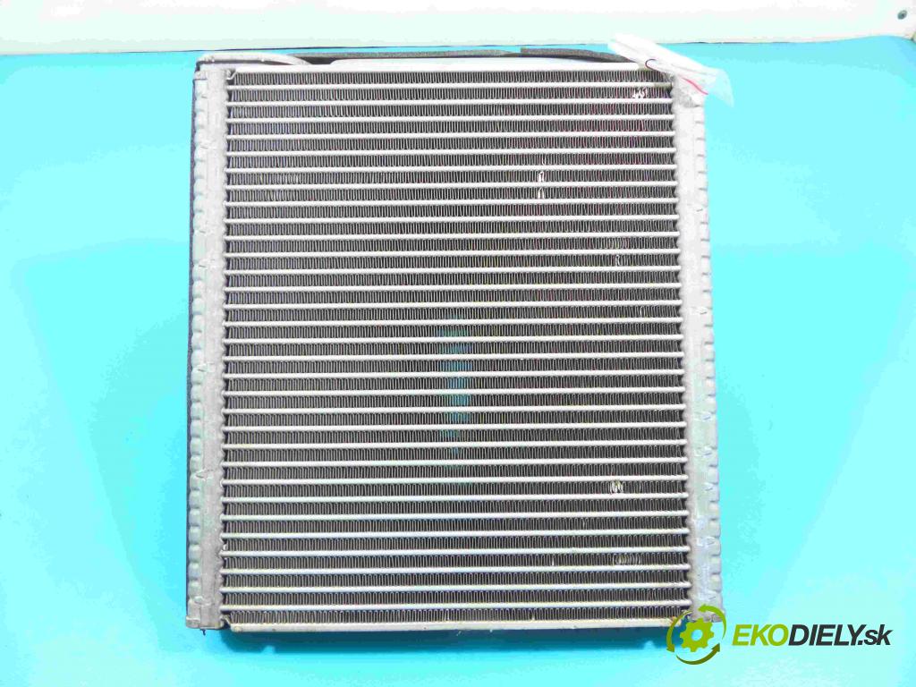 Kia Sportage III 2010-2015 2.0 crdi 184hp automatic 135 kW 1995 cm3 5- radiator  (Radiátory kúrenia)