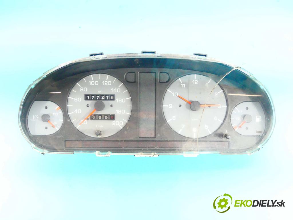 Skoda Felicia 1.3 54 hp manual 40 kW 1289 cm3 5- Přístrojová deska  (Přístrojové desky, displeje)