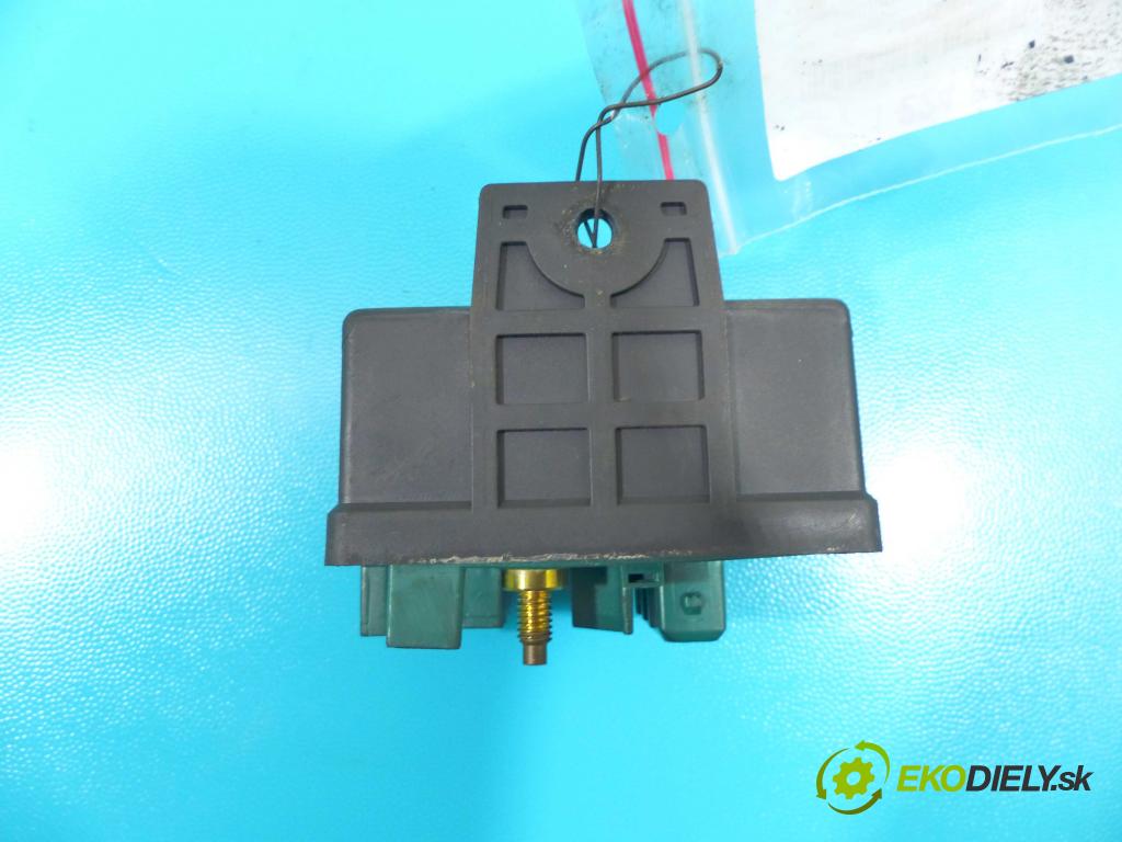 Citroen C5 I 2001-2008 2.0 hdi 109 HP manual 80 kW 1997 cm3 5- Relé: 9639912580 (Relé)