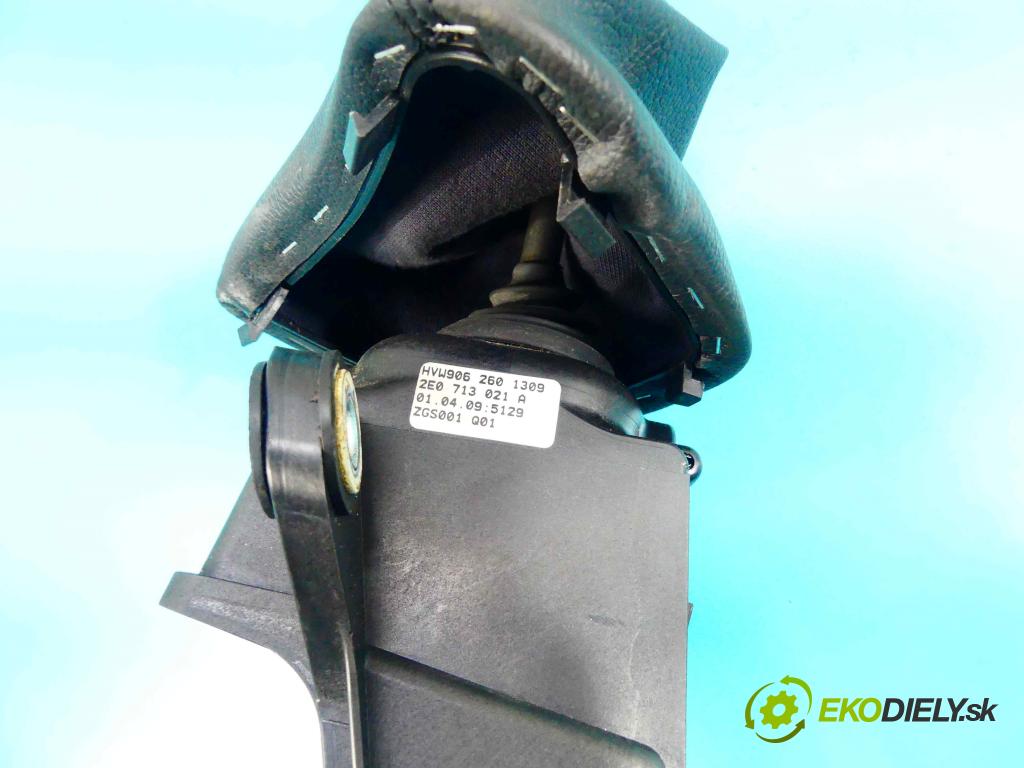 Vw Crafter 2006-2016 2.5 tdi 88 HP automatic 65 kW 2461 cm3 5- Páka: Změny: stupeň,rýchlosť 2E0713021A (Rýchlostné páky / kulisy)