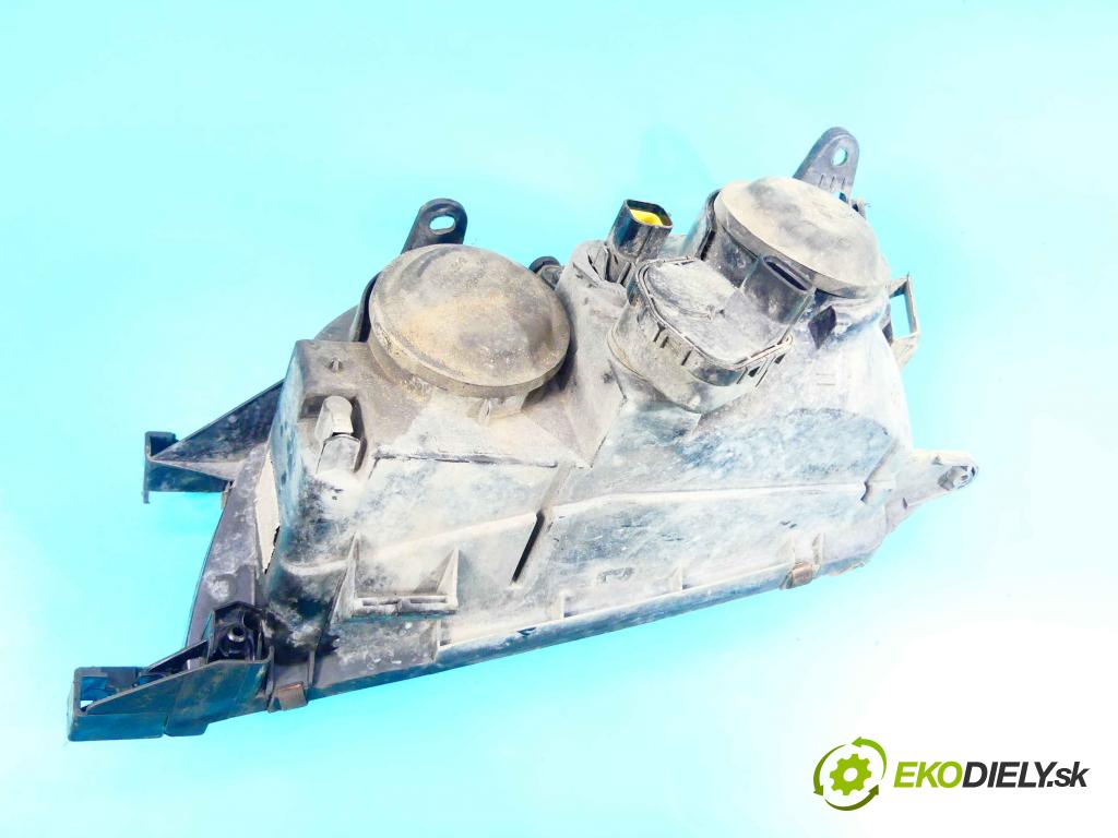 Toyota Avensis I T22 1997-2003 2.0 TD 90 HP manual 66 kW 1975 cm3 5- Reflektor: pravý  (Pravé)