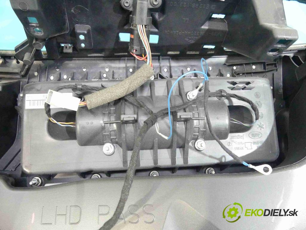 Jaguar XF 2007-2015 3.0 TD V6 241KM automatic 177 kW 2993 cm3 4- kokpit,pristrojová doska rozdeľovacia