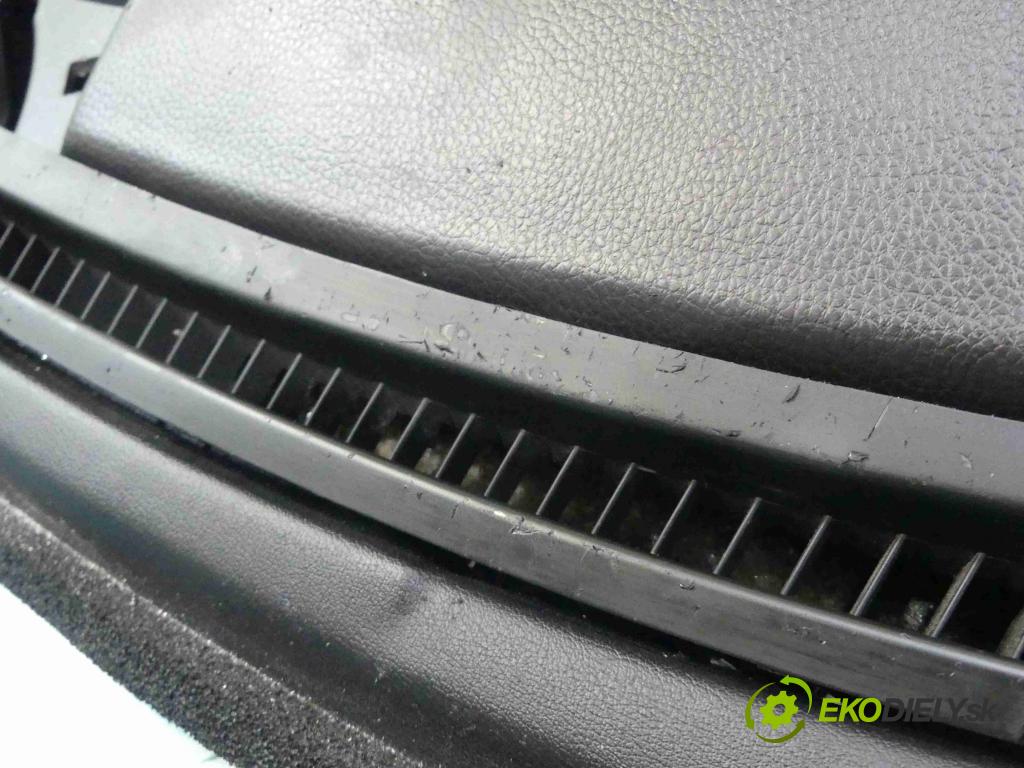 Jaguar XF 2007-2015 3.0 TD V6 241KM automatic 177 kW 2993 cm3 4- kokpit,pristrojová doska rozdeľovacia