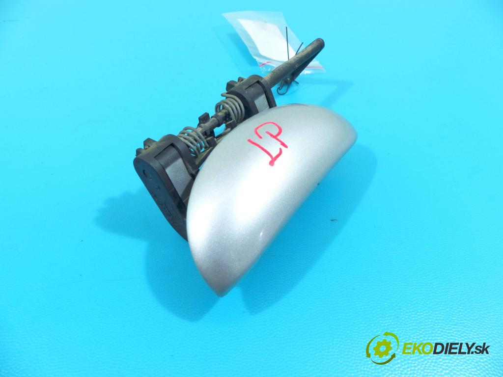 Peugeot 206 1.4 hdi 68 HP manual 50 kW 1398 cm3 5- rukoväť predné ľavé mimo:  (Vonkajšie predné ľavé)