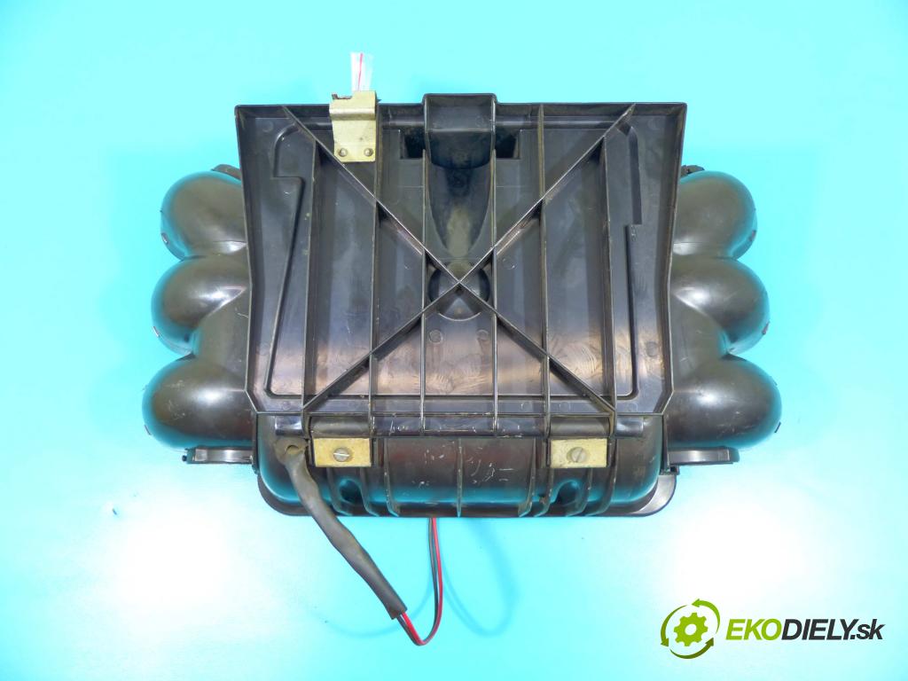 Polonez Caro / Atu 1.5 karburátor: 82 HP manual 60,5 kW 1481 cm3 5- ventilátor vzduchu