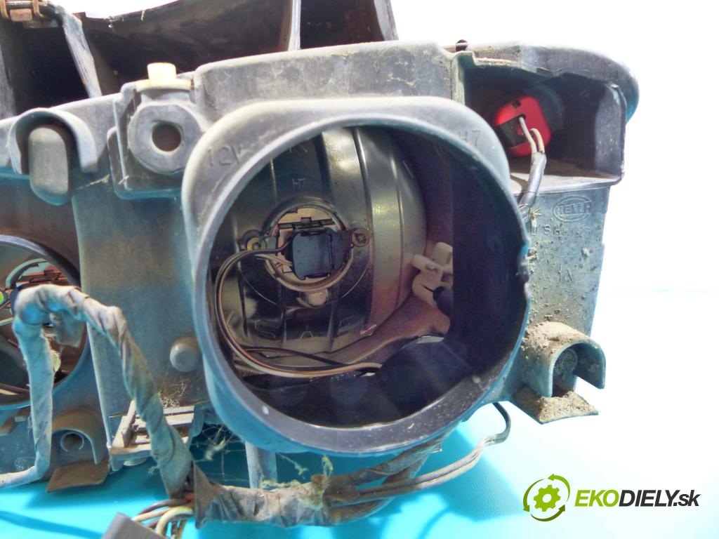 Chrysler Pacifica 3.5 V6 252KM automatic 185 kW 3518 cm3 5- Reflektor: pravý  (Pravé)