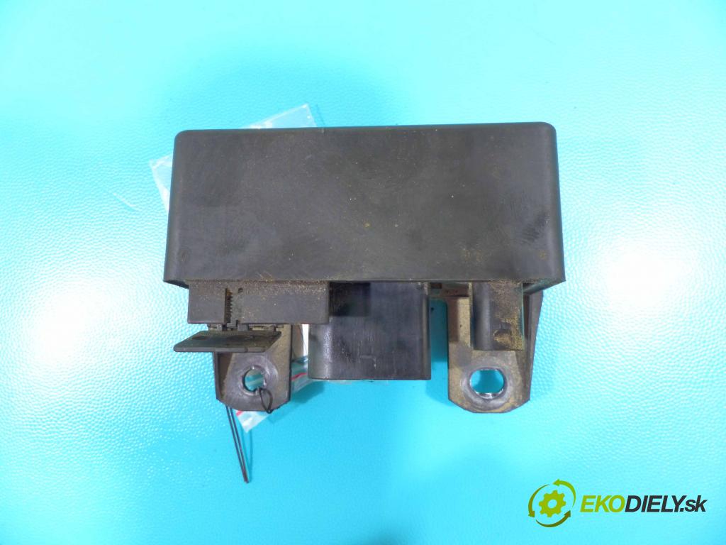 Mercedes C W203 2000-2007 2,2.0 cdi 116 HP manual 85 kW 2148 cm3 4- Relé:  (Relé)