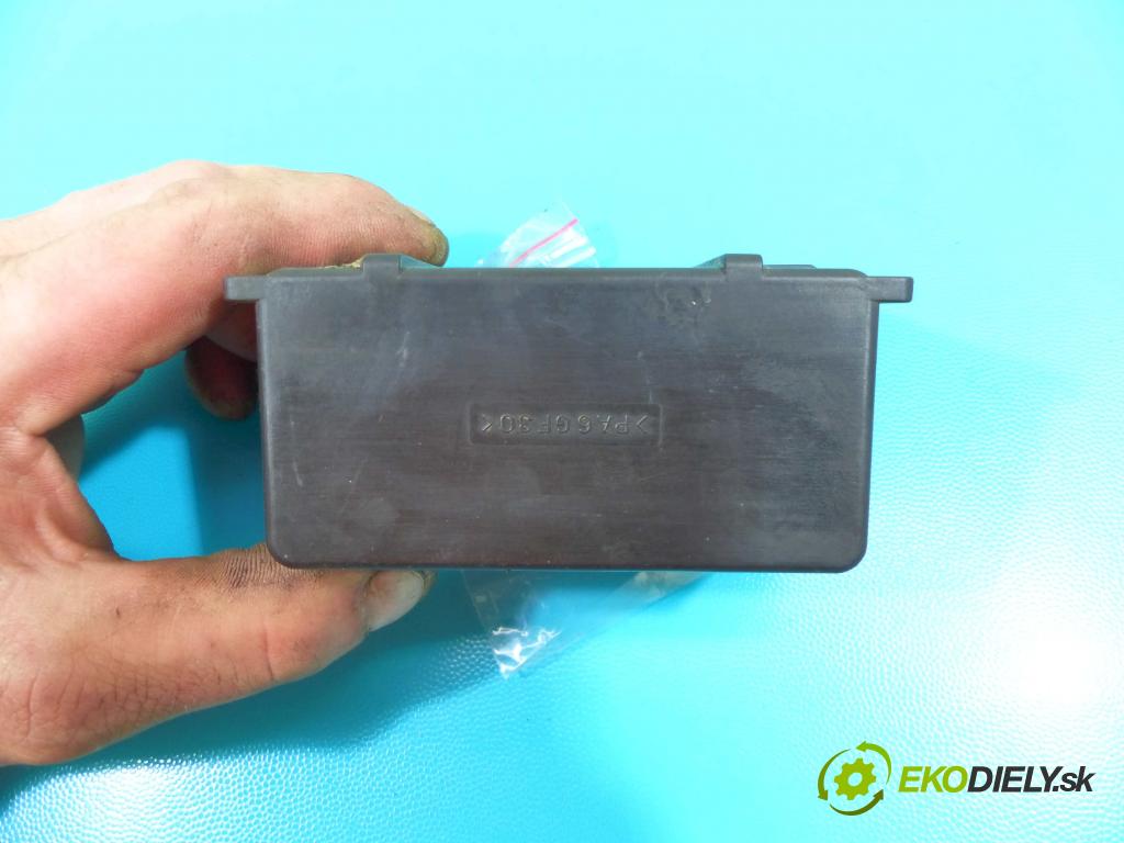 Mercedes C W203 2000-2007 2,2.0 cdi 116 HP manual 85 kW 2148 cm3 4- Relé:  (Relé)