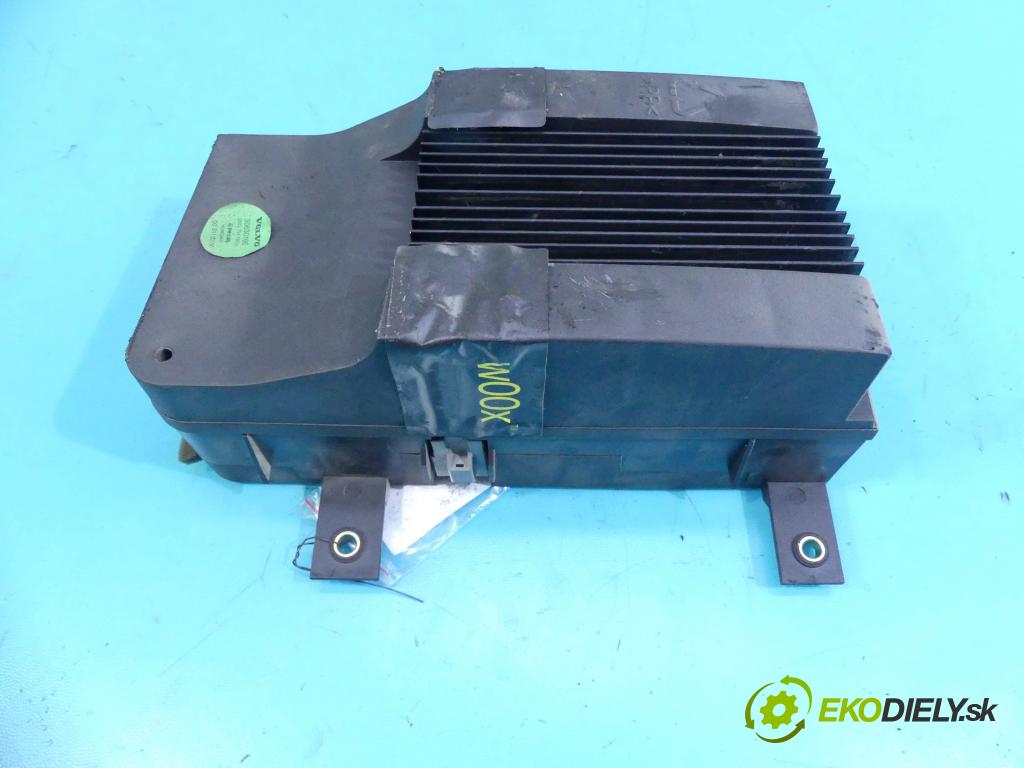 Volvo V40 I 1995-2004 1.9 dci 116 HP manual 85 kW 1870 cm3 5- Subwoofer: 30630166 (Audio zariadenia)
