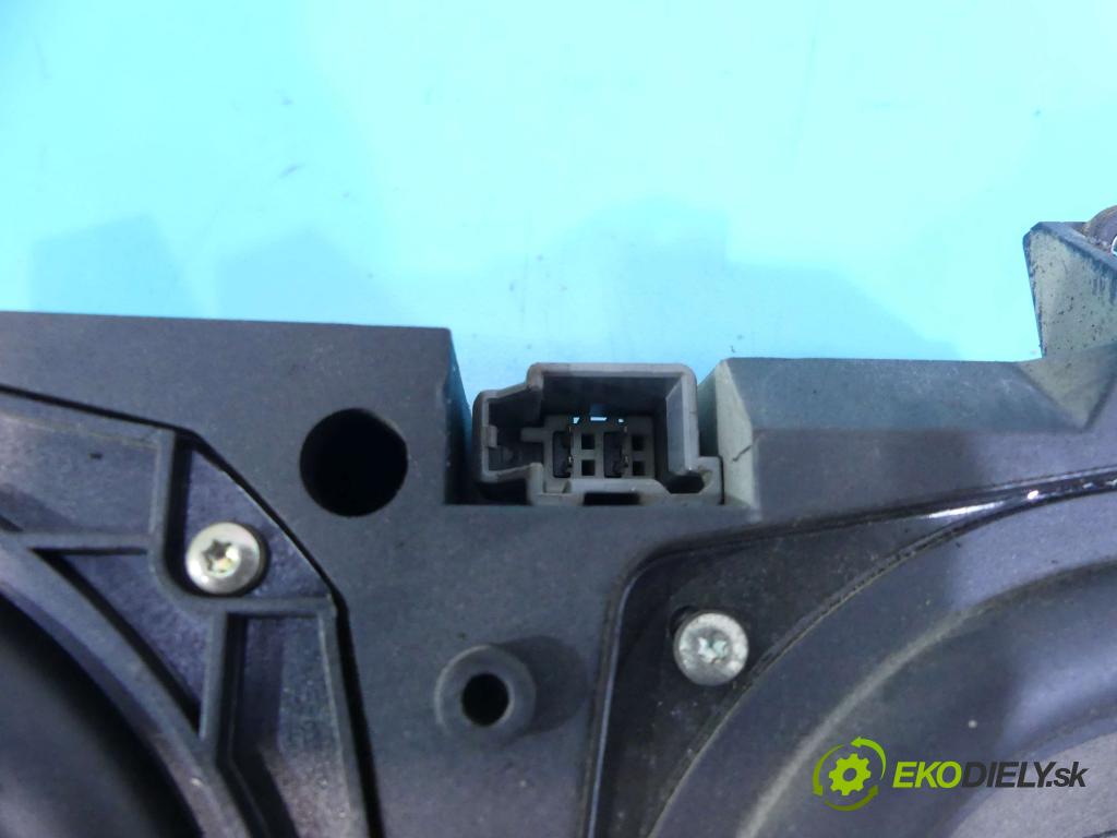 Volvo V40 I 1995-2004 1.9 dci 116 HP manual 85 kW 1870 cm3 5- Subwoofer: 30630166 (Audio zariadenia)