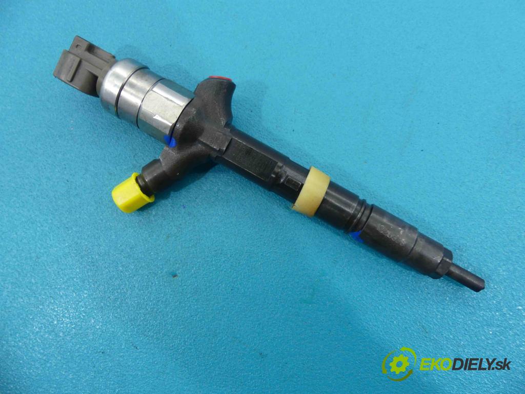 Toyota Corolla Verso I 2001-2004 2.0 D4D 90 HP manual 66 kW 1995 cm3 5- vstrek 23670-27020 (Vstrekovače)