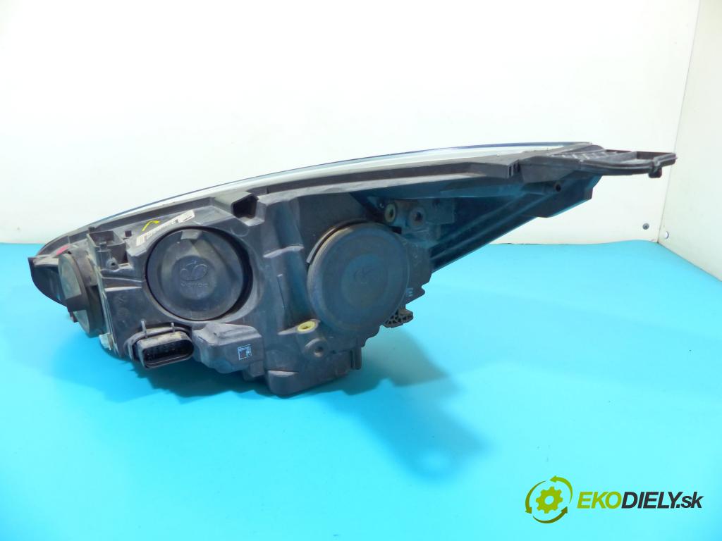 Ford Focus Mk3 2010-2018 1.0 T 101 HP manual 74 kW 999 cm3 5- Reflektor: pravý F1EB-13W029-AB (Pravé)