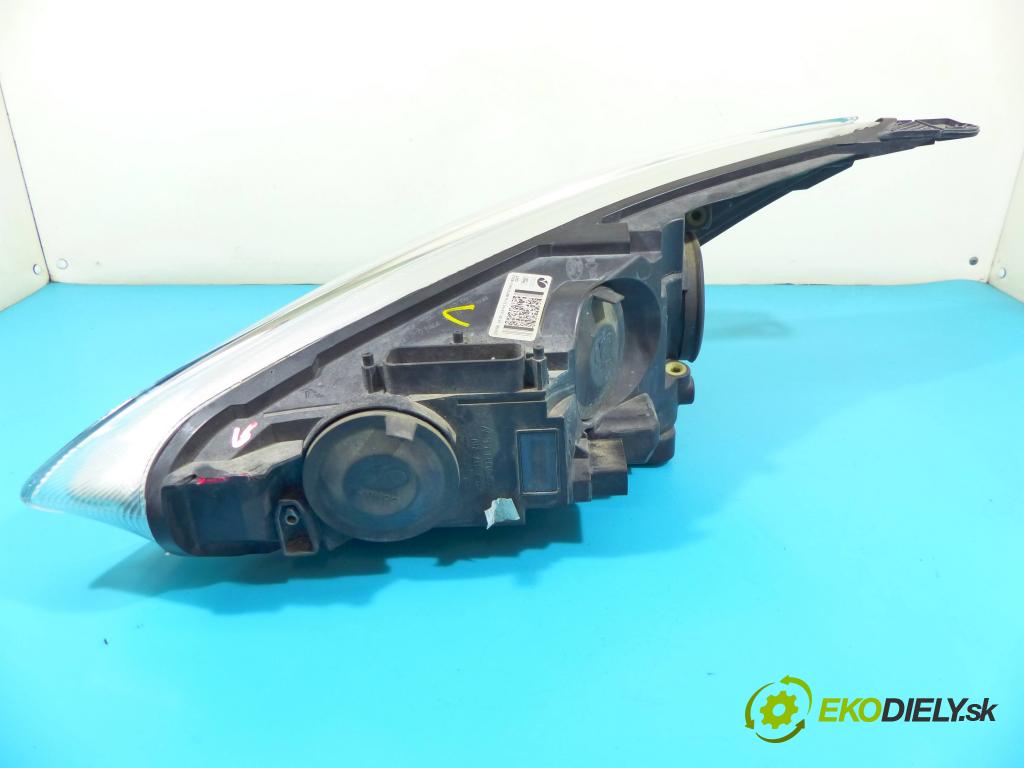 Ford Focus Mk3 2010-2018 1.0 T 101 HP manual 74 kW 999 cm3 5- Reflektor: pravý F1EB-13W029-AB (Pravé)