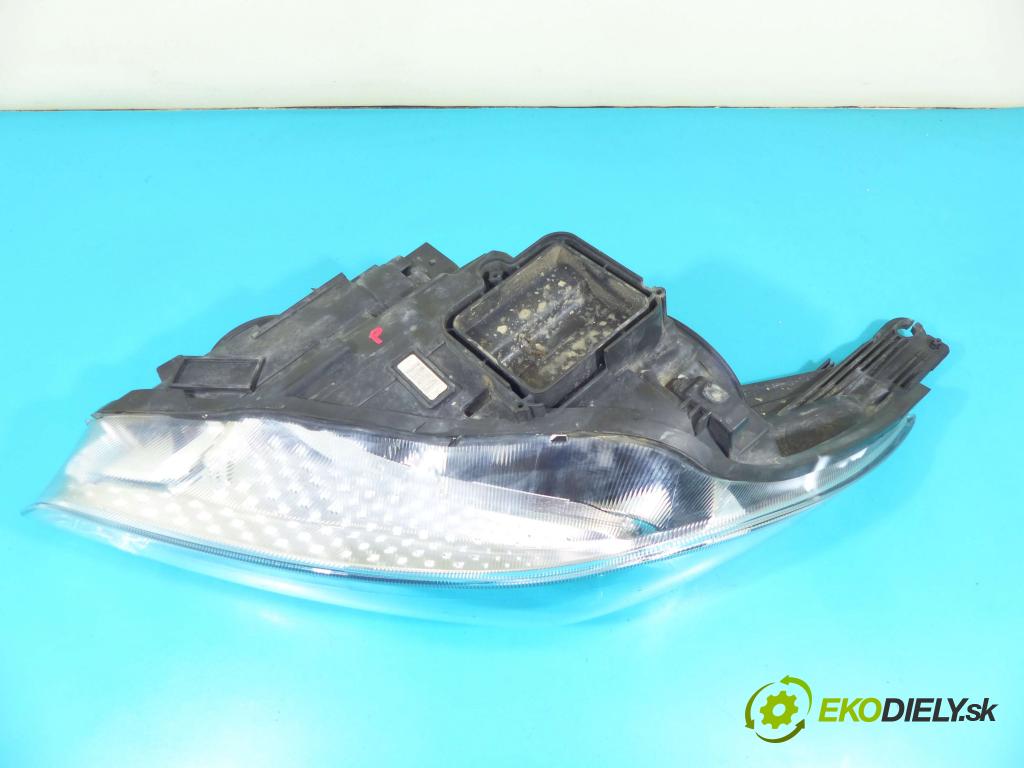 Ford Focus Mk3 2010-2018 1.0 T 101 HP manual 74 kW 999 cm3 5- Reflektor: pravý F1EB-13W029-AB (Pravé)
