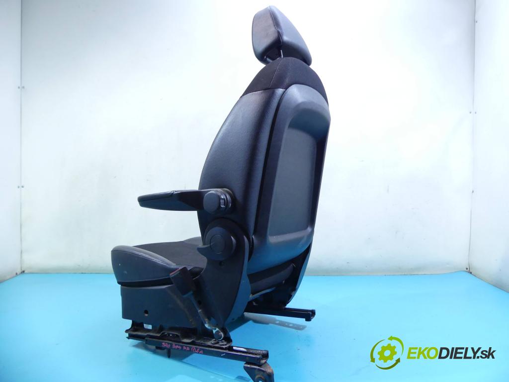 Fiat Idea 1.4 16V 95 hp manual 70 kW 1368 cm3 5- Sedadlo pravý  (Sedačky, sedadla)