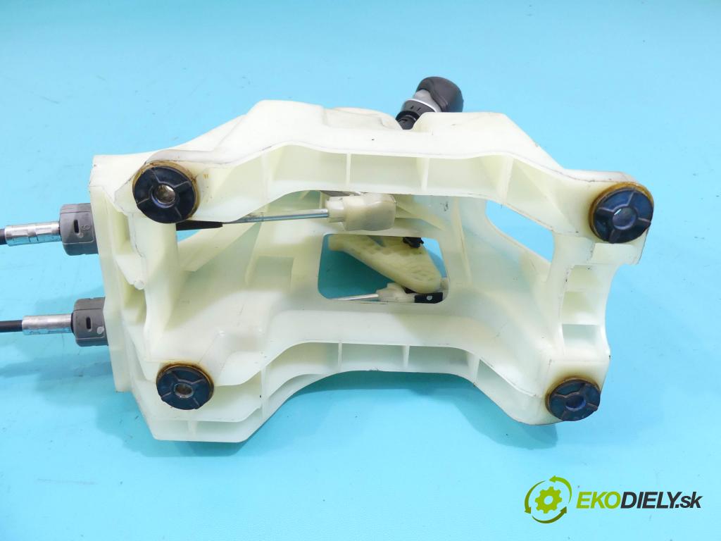 Kia Sportage III 2010-2015 2.0 CRDI 184hp manual 135 kW 1995 cm3 5- Páka: Změny: stupeň,rýchlosť 43700-3WXXX (Rýchlostné páky / kulisy)