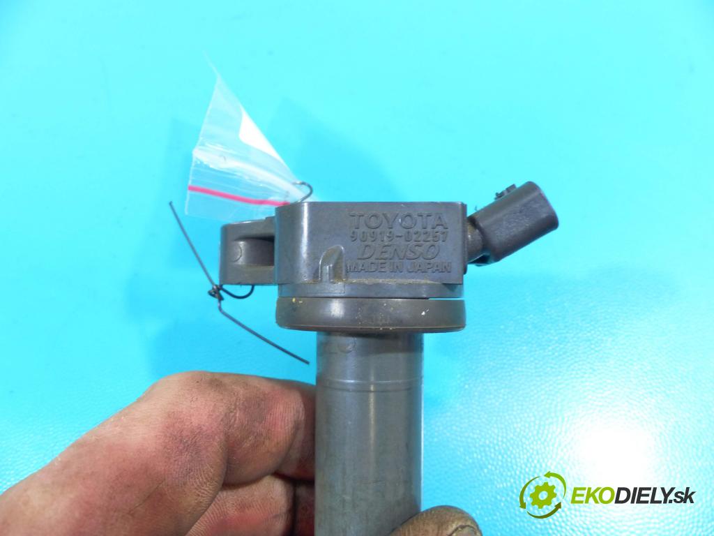 Toyota Yaris III 2011-2020 1.3 vvti 99 HP manual 73 kW 1329 cm3 5- cievka zapaľovacia 90919-02257 (Zapaľovacie cievky, moduly)