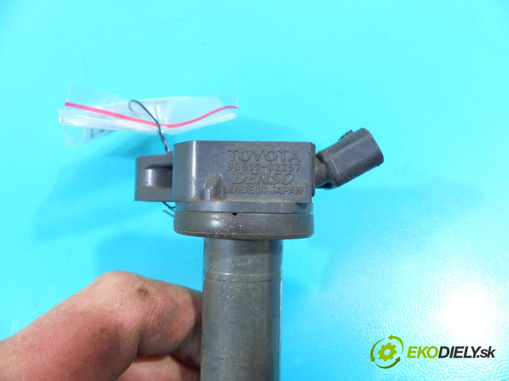 Toyota Yaris III 2011-2020 1.3 vvti 99 HP manual 73 kW 1329 cm3 5- cievka zapaľovacia 90919-02257 (Zapaľovacie cievky, moduly)