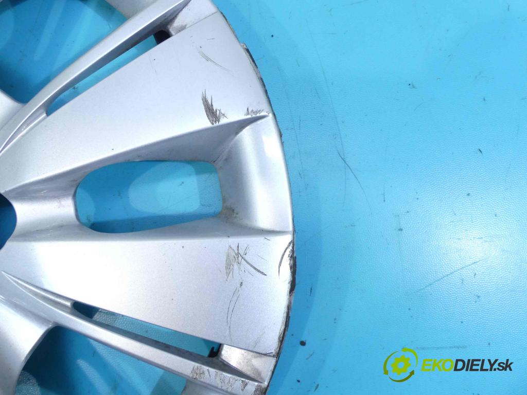 Toyota Yaris III 2011-2020 1.3 vvti 99 HP manual 73 kW 1329 cm3 5- puklica R15 (Puklice)