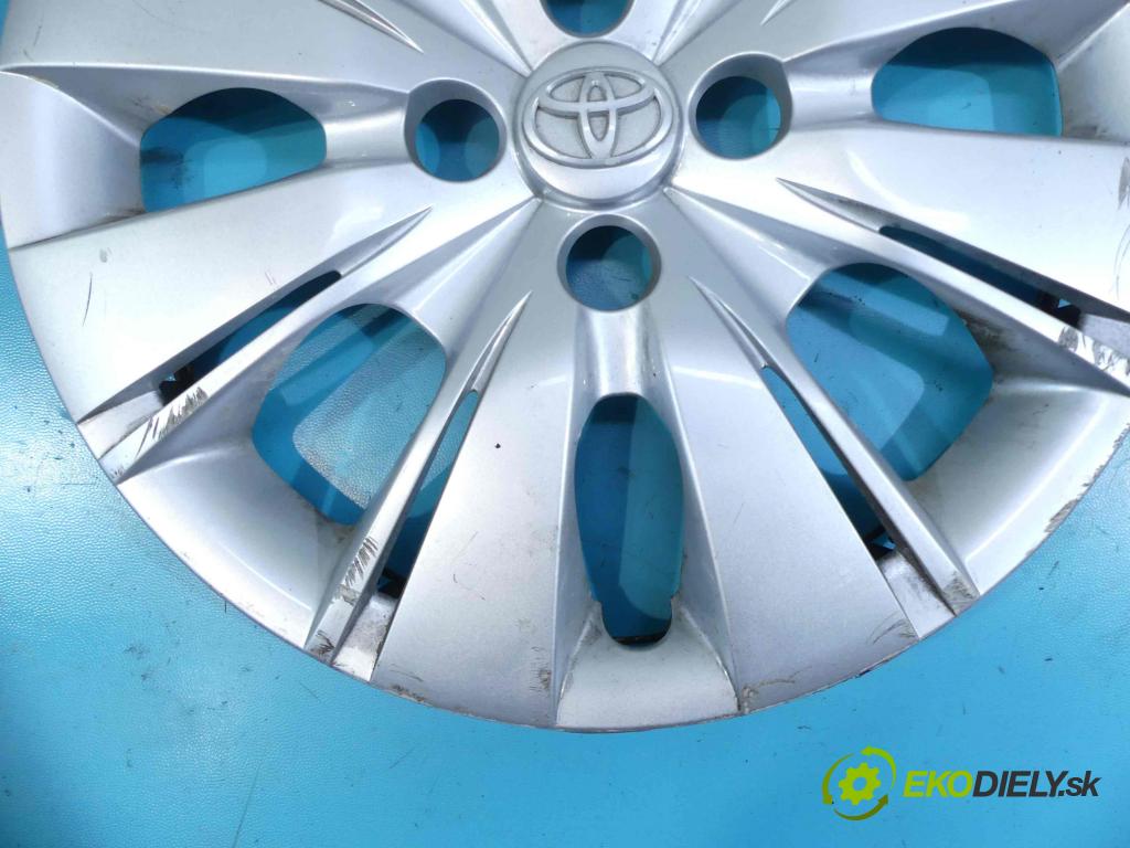 Toyota Yaris III 2011-2020 1.3 vvti 99 HP manual 73 kW 1329 cm3 5- puklica R15 (Puklice)