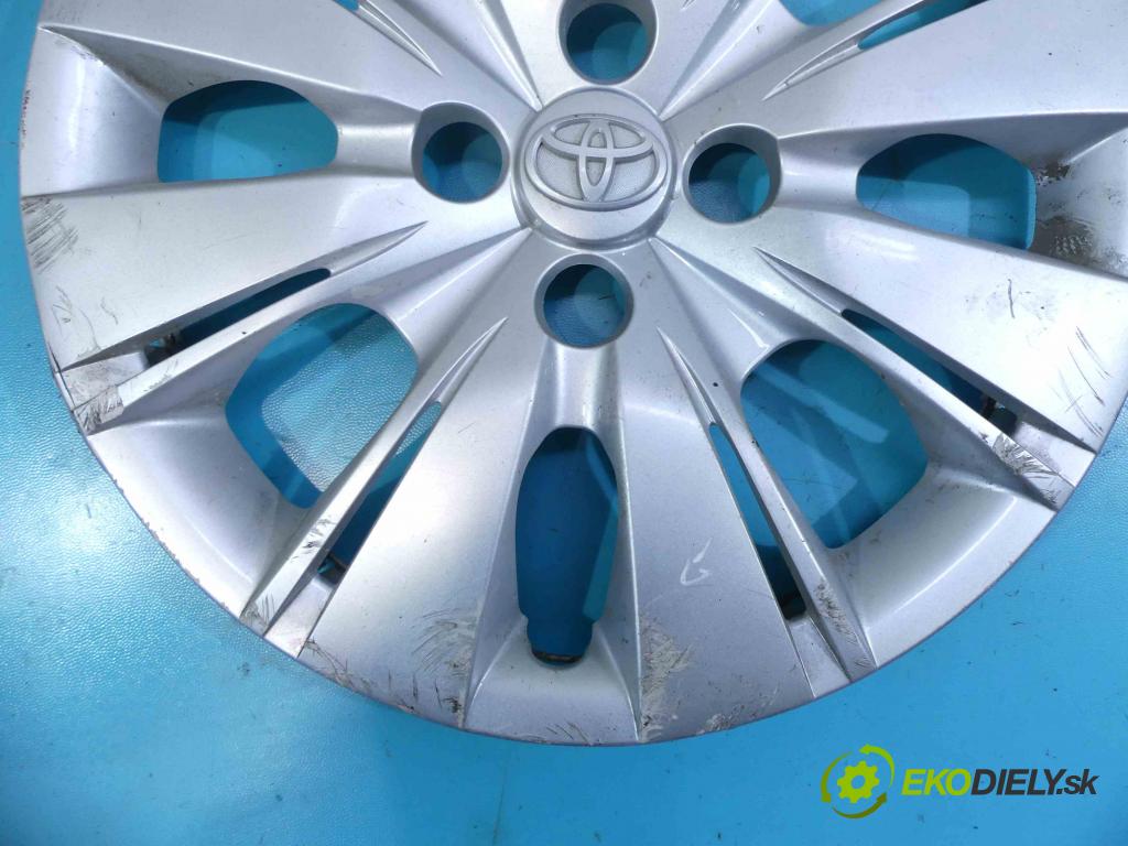 Toyota Yaris III 2011-2020 1.3 vvti 99 HP manual 73 kW 1329 cm3 5- puklica R15 (Puklice)