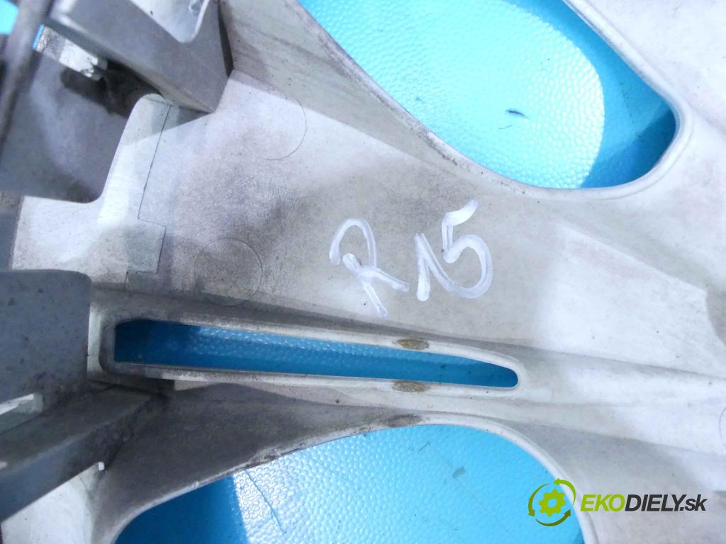 Toyota Yaris III 2011-2020 1.3 vvti 99 HP manual 73 kW 1329 cm3 5- puklica R15 (Puklice)