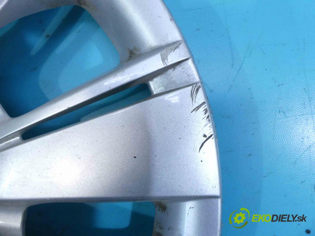 Toyota Yaris III 2011-2020 1.3 vvti 99 HP manual 73 kW 1329 cm3 5- puklica R15 (Puklice)