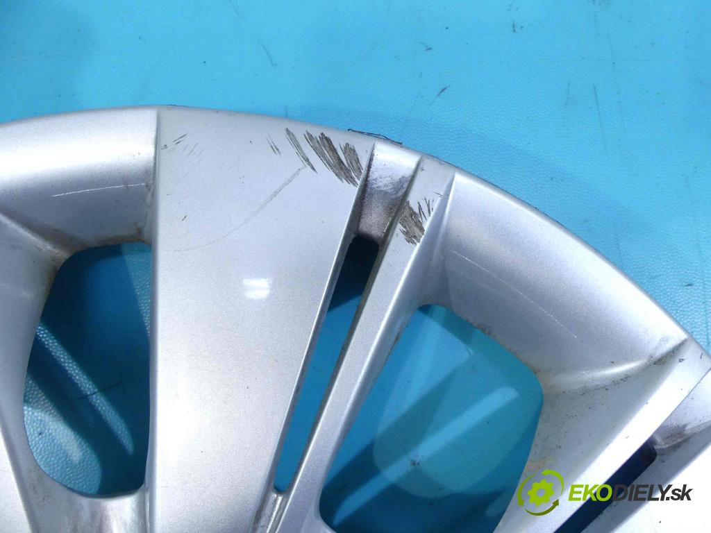 Toyota Yaris III 2011-2020 1.3 vvti 99 HP manual 73 kW 1329 cm3 5- puklica R15 (Puklice)