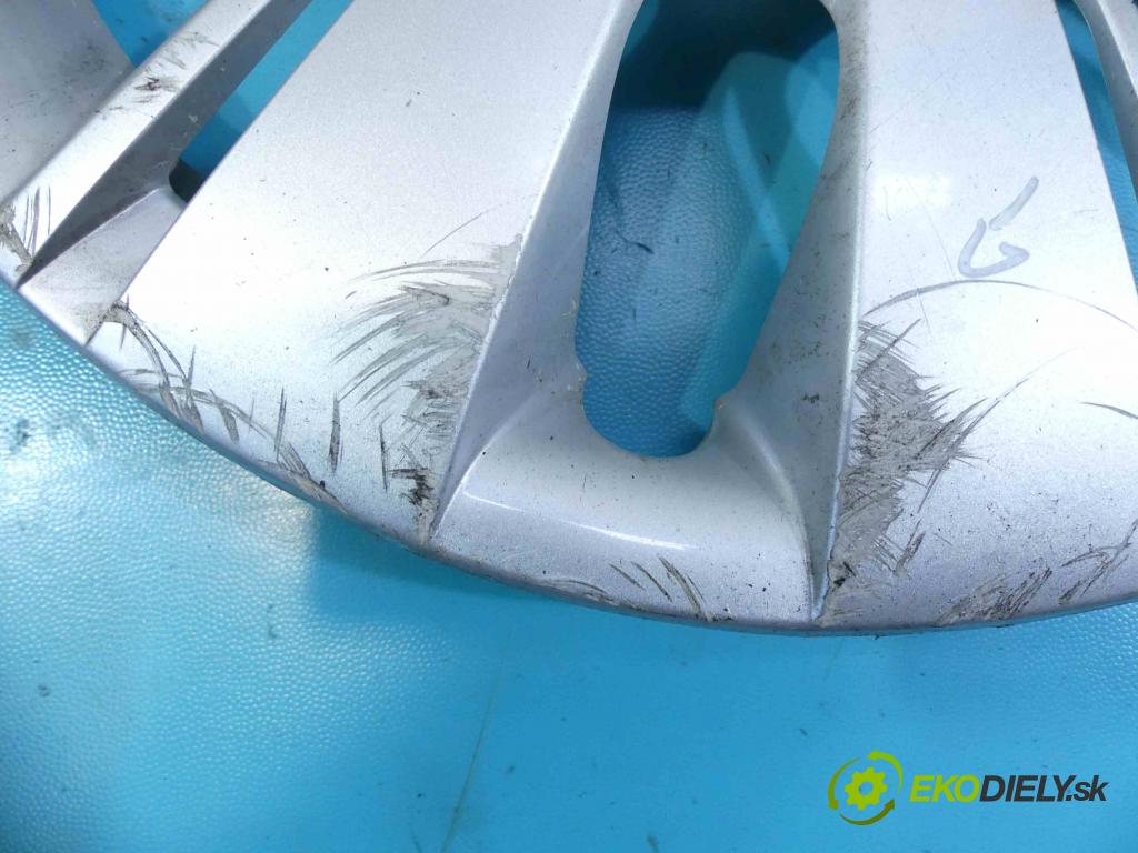 Toyota Yaris III 2011-2020 1.3 vvti 99 HP manual 73 kW 1329 cm3 5- puklica R15 (Puklice)