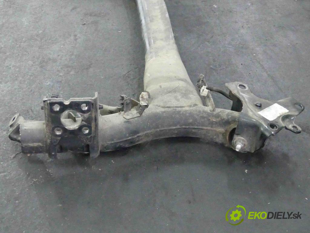 Renault Megane III 2008-2016 1.6 DCI 131 hp manual 96 kW 1599 cm3 5- zadní výztuha