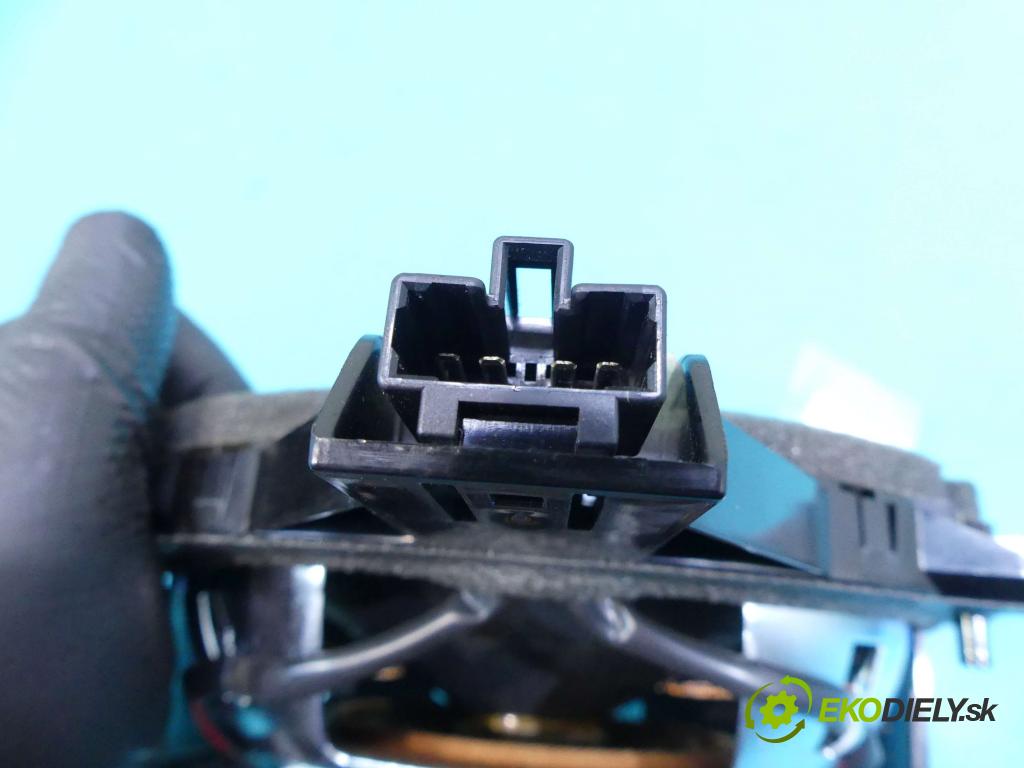 Hyundai I40 1.7 crdi 116 HP manual 85 kW 1685 cm3 4- Subwoofer: 96380-3Z150 (Audio zariadenia)