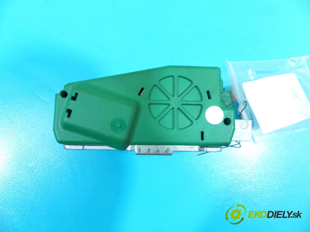 Maserati Ghibli 2013 - 3.0 V6 diesel: 275 HP automatic 202 kW 2987 cm3 4- Blokáda: řízení: 670003653 (Ostatné)