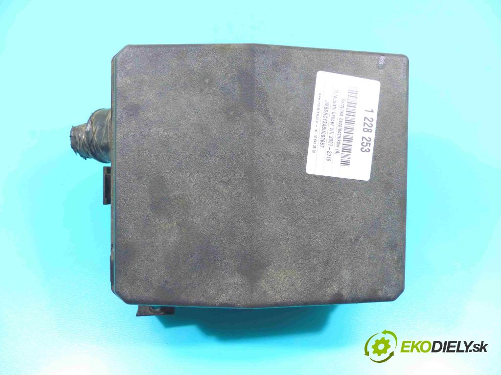 Mitsubishi Lancer VIII 2007-2016 1.8 16v 140 hp manual 103 kW 1798 cm3 4- skříňka pojistková 8565A024 (Pojistkové skříňky)