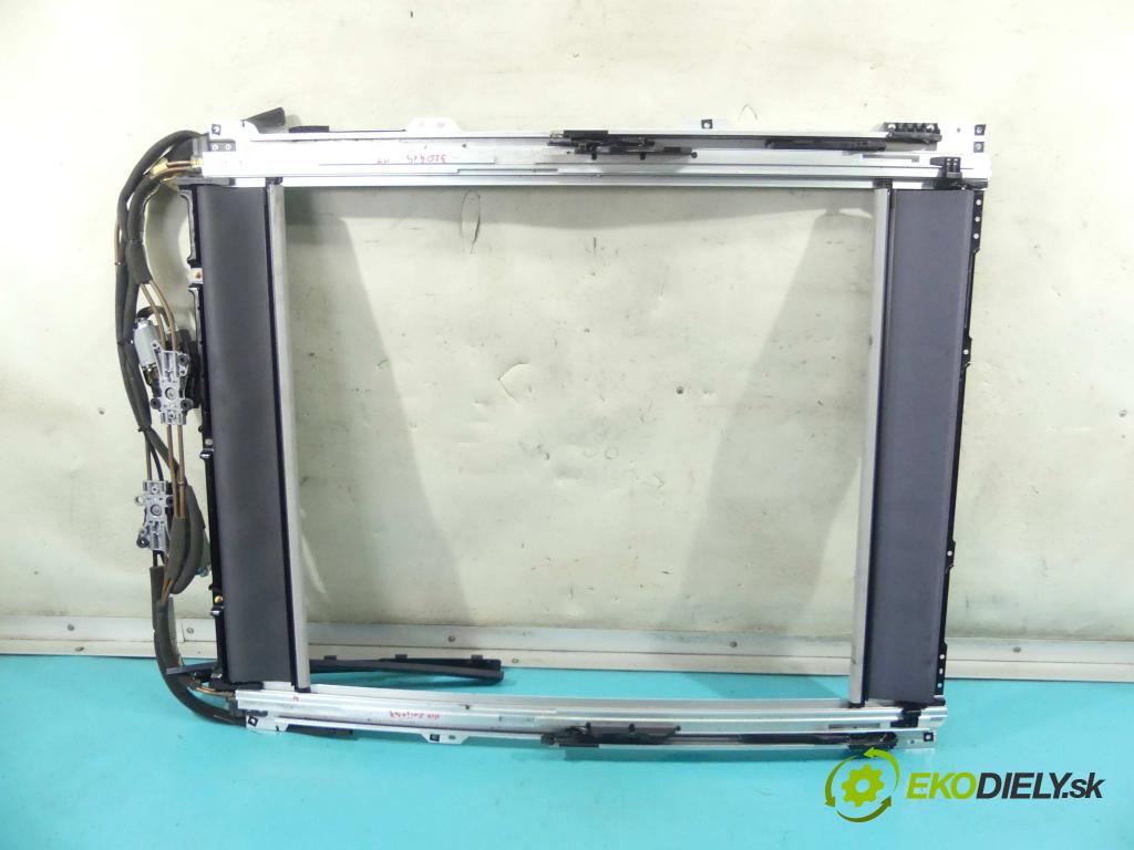 Hyundai I40 1.7 crdi 116 HP manual 85 kW 1685 cm3 4- roleta 7707217B (Rolety kufra)