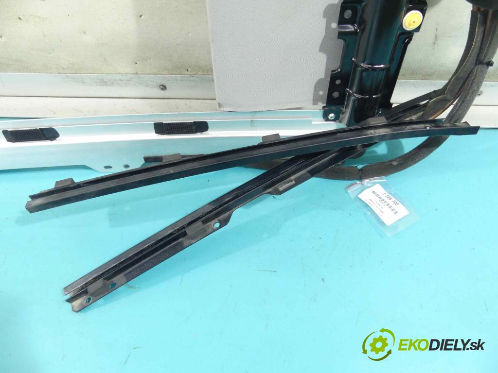 Hyundai I40 1.7 crdi 116 HP manual 85 kW 1685 cm3 4- roleta 7707217B (Rolety kufra)