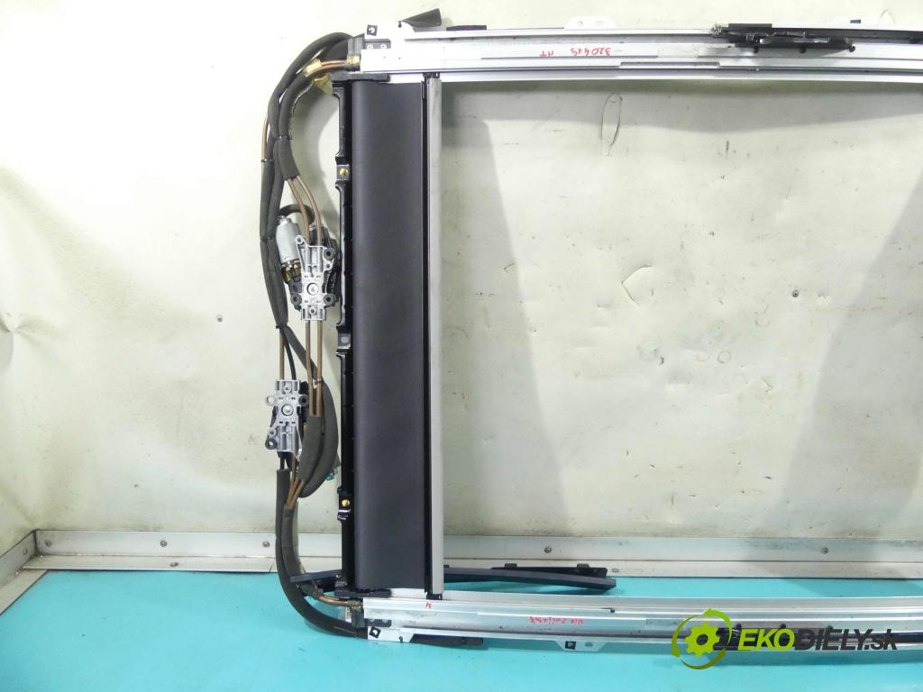 Hyundai I40 1.7 crdi 116 HP manual 85 kW 1685 cm3 4- roleta 7707217B (Rolety kufra)