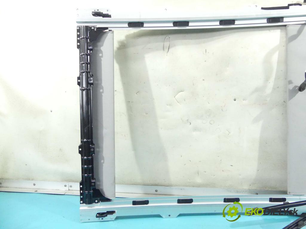 Hyundai I40 1.7 crdi 116 HP manual 85 kW 1685 cm3 4- roleta 7707217B (Rolety kufra)