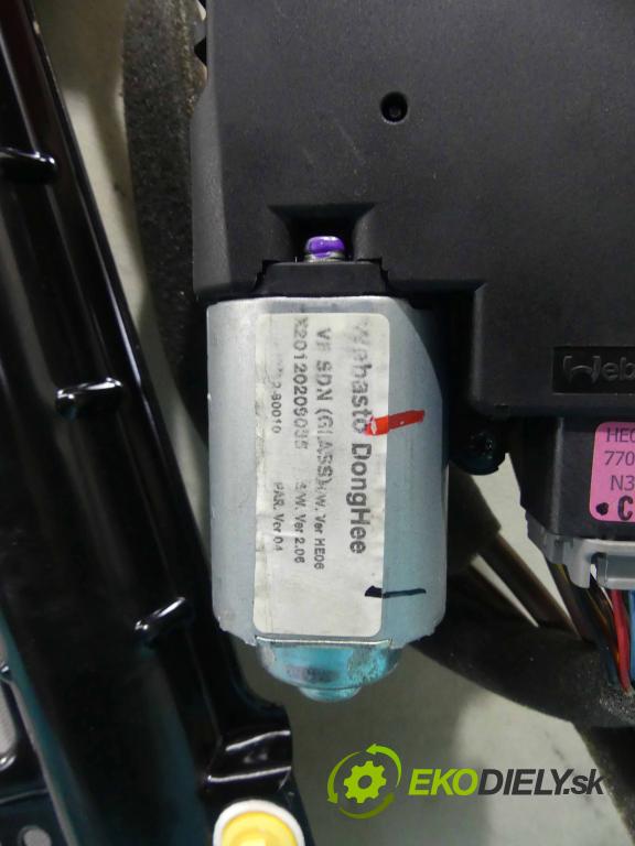 Hyundai I40 1.7 crdi 116 HP manual 85 kW 1685 cm3 4- roleta 7707217B (Rolety kufra)